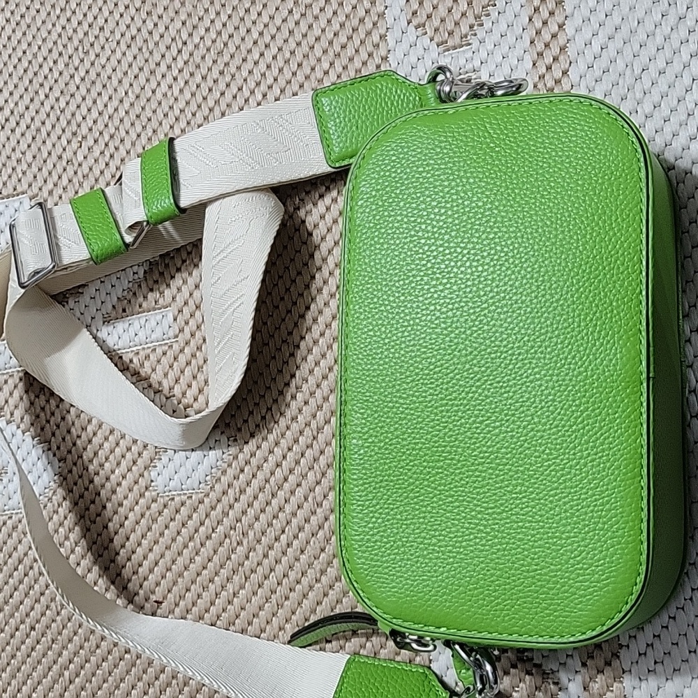 Tory Burch Vibrant Green Leather Bag - Picture 10 of 10